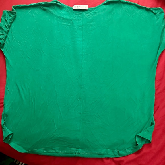 Kelly green Maurice’s 24/7 t-shirt,  new with tags! - Picture 5 of 6